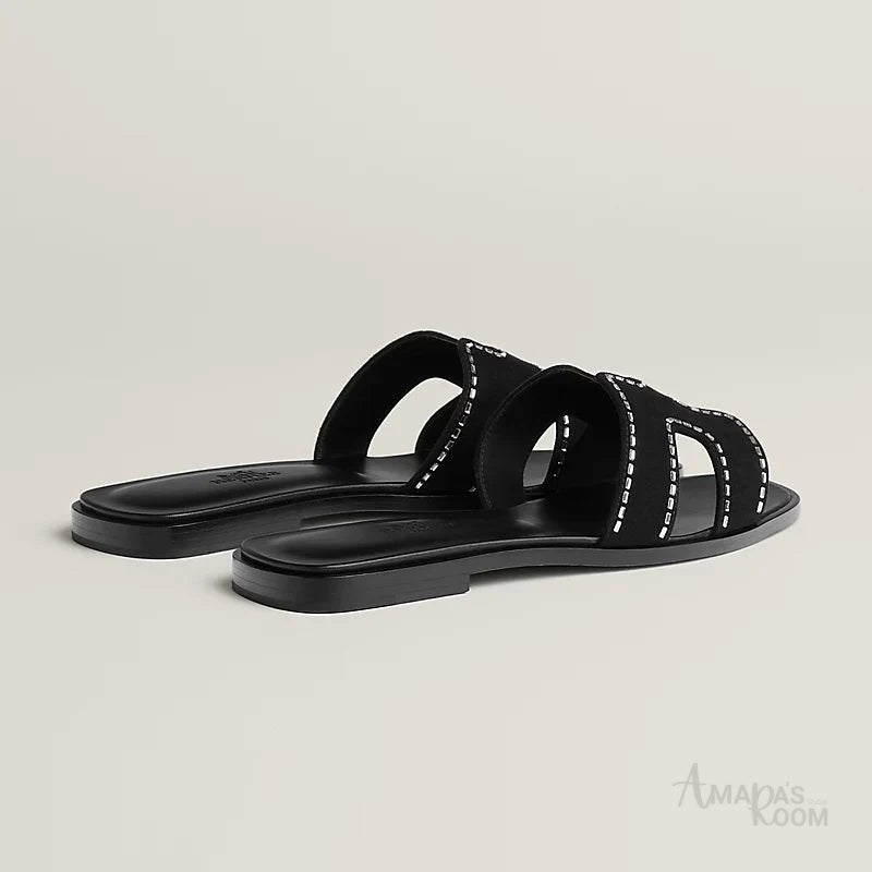 Hermès Oran Studded Slides – Black