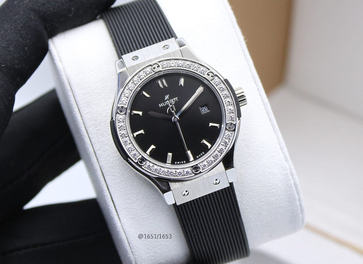 Hublot Classic Fusion Ladies Watch ? Black Diamond Detail & Ribbed Strap