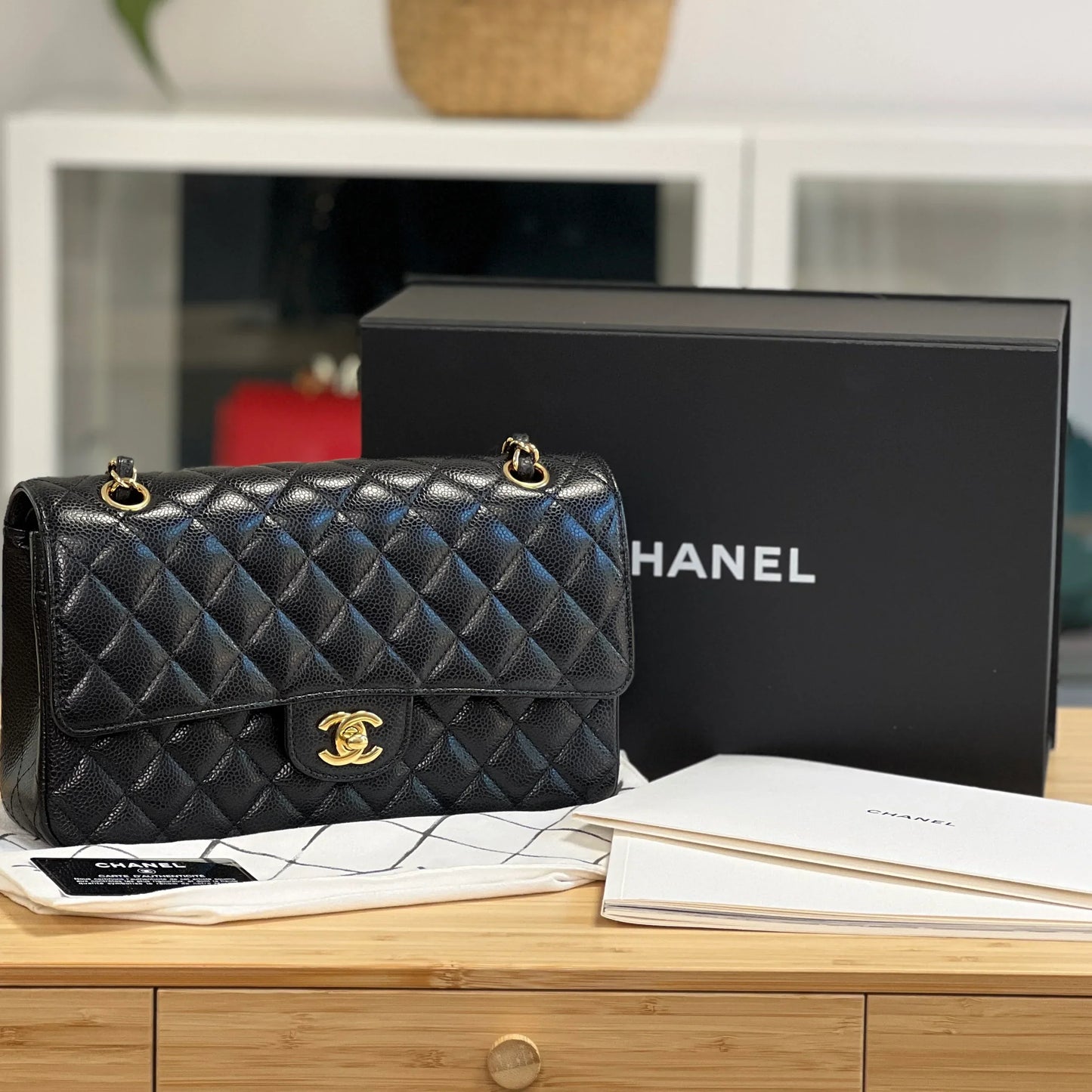 Classic Caviar 30 cm Bag – Black & Gold