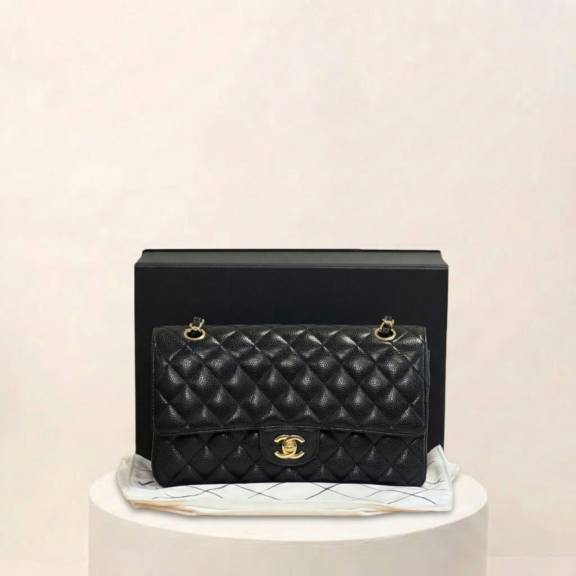 Classic Caviar 30 cm Bag – Black & Gold